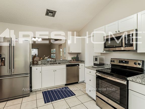 3rd image of 104 Hillside Dr