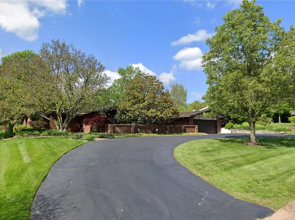18 Sunswept Dr, Saint Louis, MO 63141