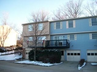 89 Quaker Ridge Dr, Akron, OH 44313