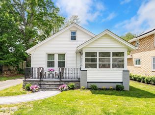 29 Wilson Ave, Manalapan, NJ 07726