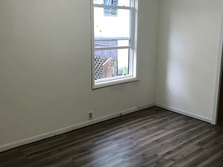 1006 S 35th St — Photo 10