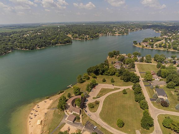4th image of 663 Southgate Dr