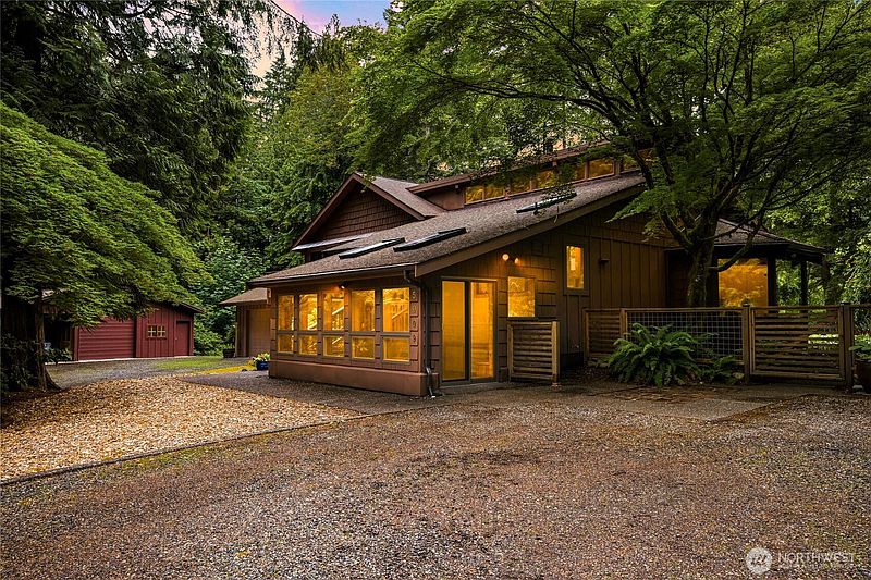 2nd image of 5009 Samish Way