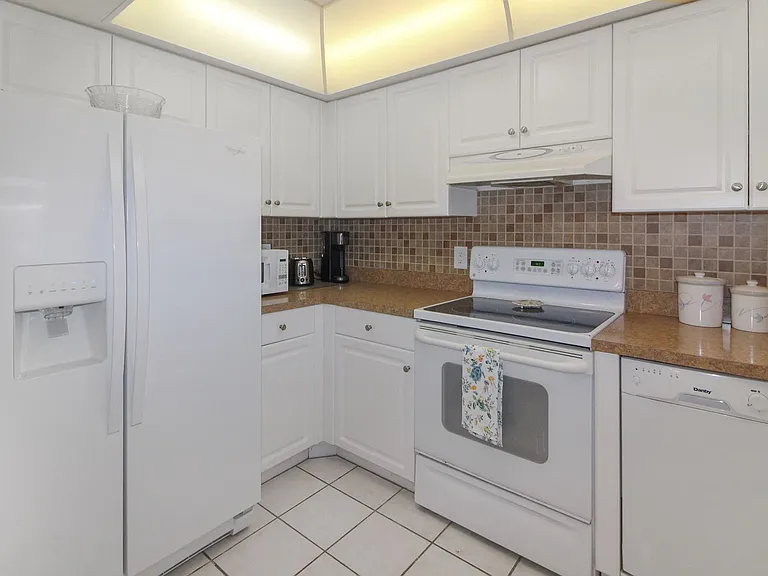 109 Field Ave E — Photo 7