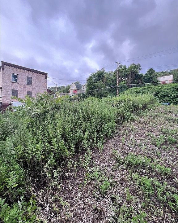 2nd image of 4630 Chatsworth St