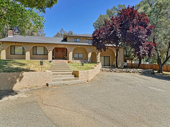 3rd image of 1201 Large Oak Dr