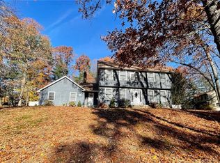 100 Fieldstone Dr, Windsor, CT 06095