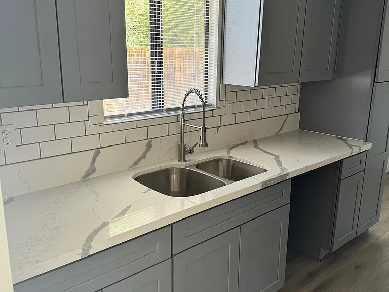 1004 W Atkins Ave #A — Photo 2