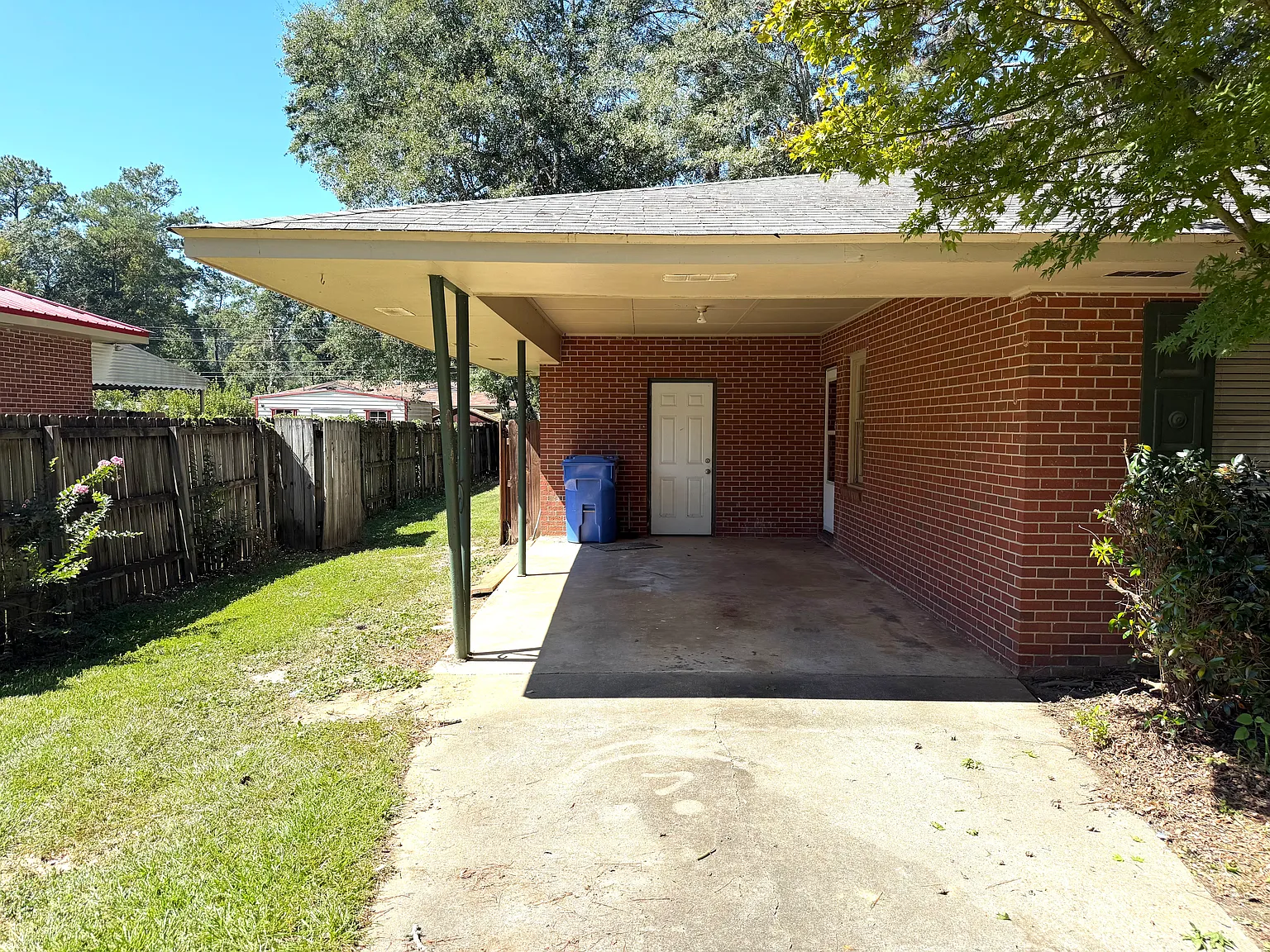 3 bed, 1324 sqft, $1,500 — Photo 2