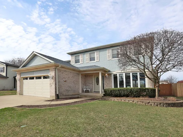 1233 Diane Ln, Elk Grove Village, IL 60007