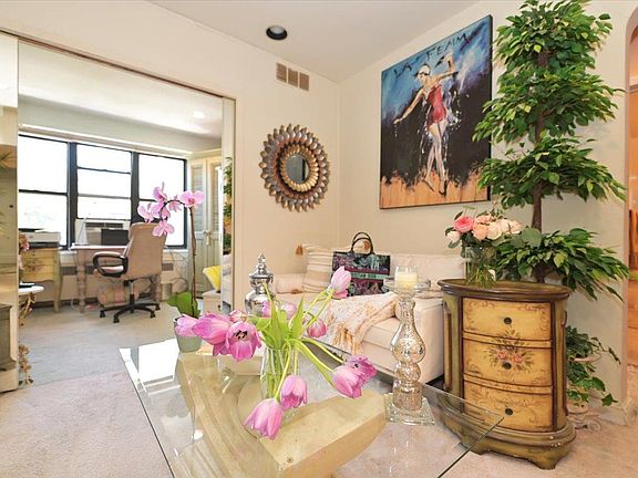 4th image of 3 Town House Pl #C