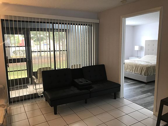 3rd image of 101 Lake Ave NE APT 122