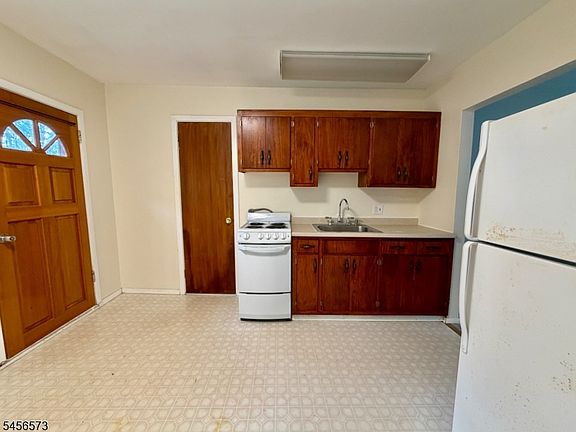 5th image of 58 Nestor St