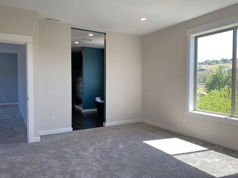 112 Southshore Ave — Photo 17