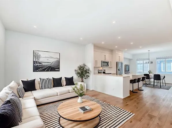 154 E Savanna St NE, Calgary, AB T3J 0W1