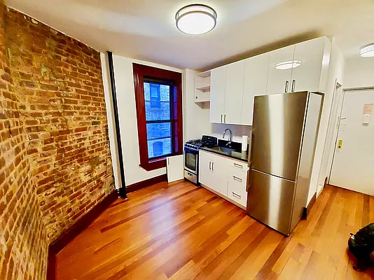 Rented by Compass | media 11