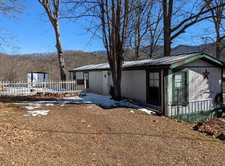 97 Summer Cir, Franklin, NC 28734