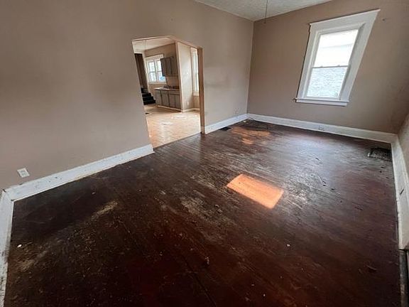 3rd image of 1829 De Armand Ave