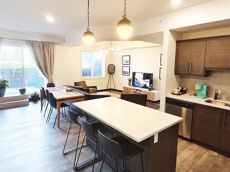 11189 Ellerslie Rd SW — Photo 15