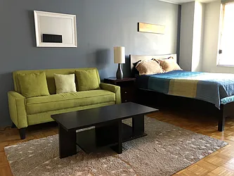 Rented by R New York