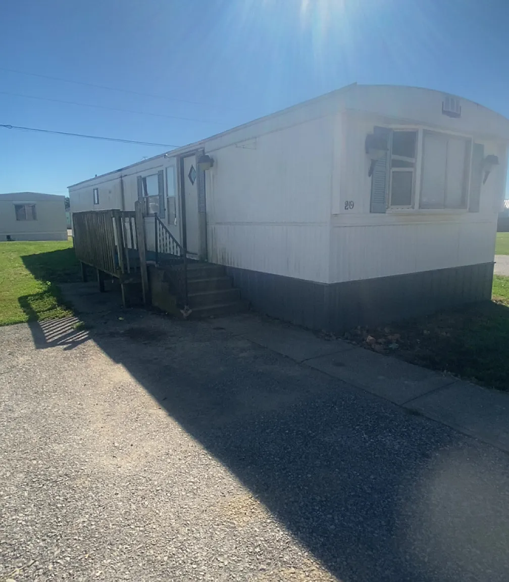 2 bed, 1500 sqft, $835 — Photo 1
