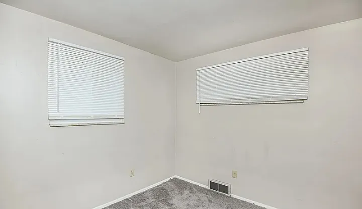 Colonial Dr, Monroeville — Photo 2