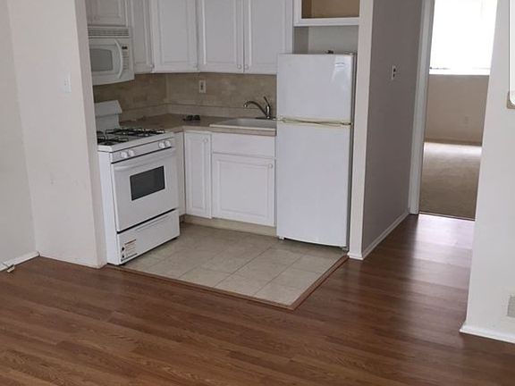 4th image of 268 Greenough St #A