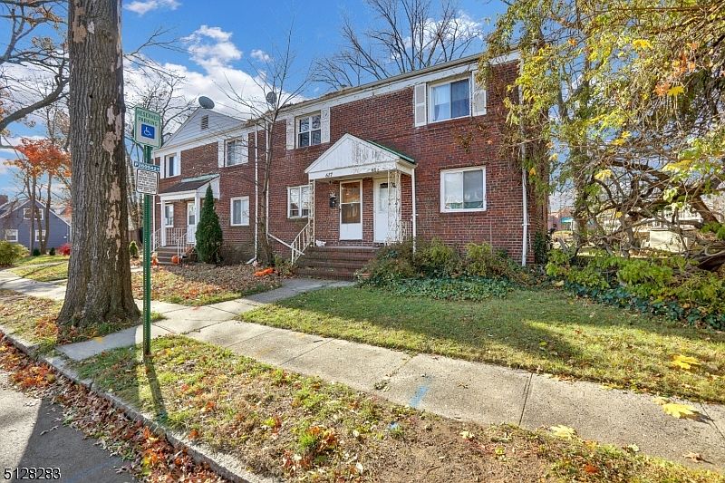 1st image of 617 No Maple Ave