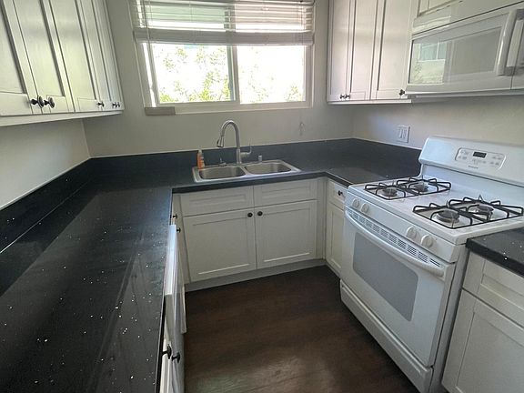 2nd image of 4541 Murietta Ave #11