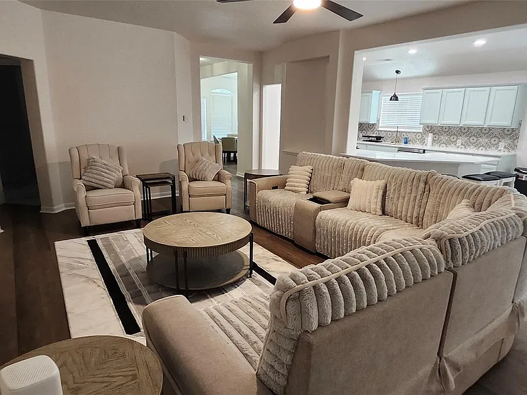 17238 Maple Hollow Dr — Photo 7