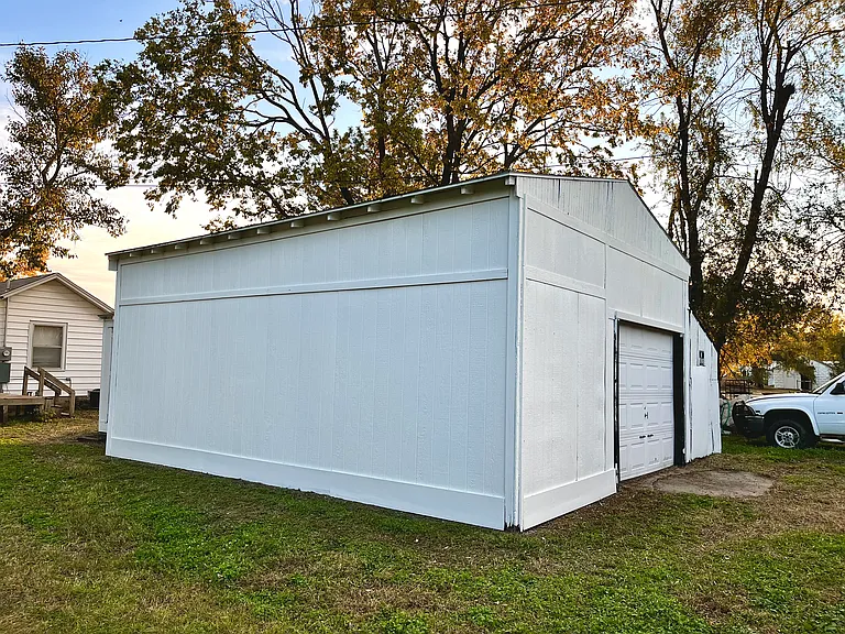 408 E Carpenter St — Photo 26