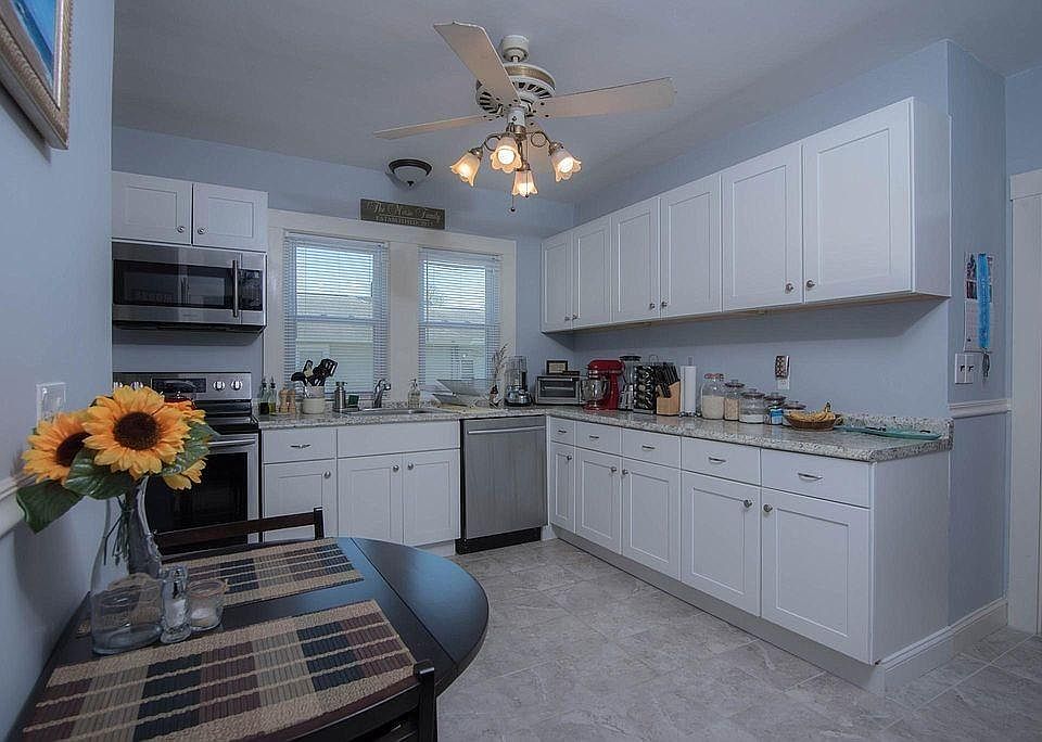 1st image of 25 Sherwood St #1