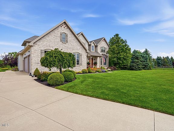 4th image of 9258 Twin Creek Ln