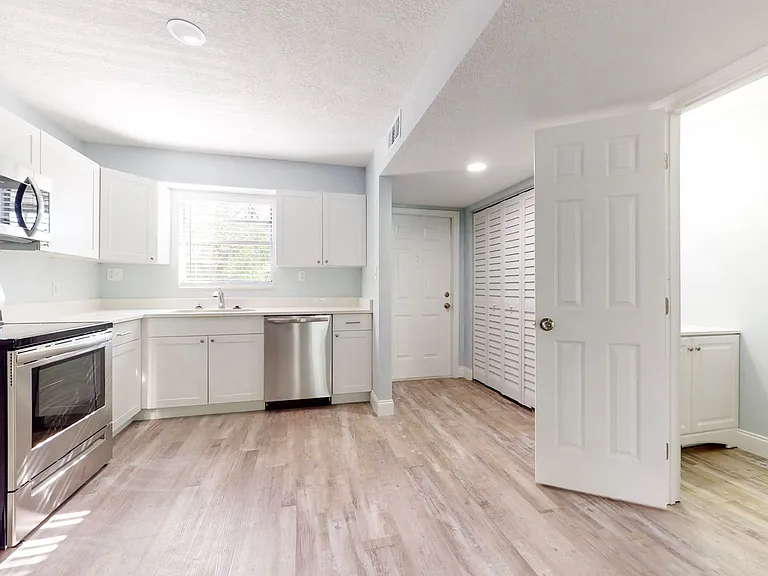 Janie B Apartments — Photo 48