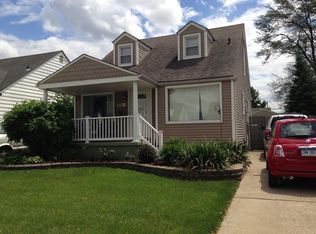 8294 Coolidge Ave, Center Line, MI 48015