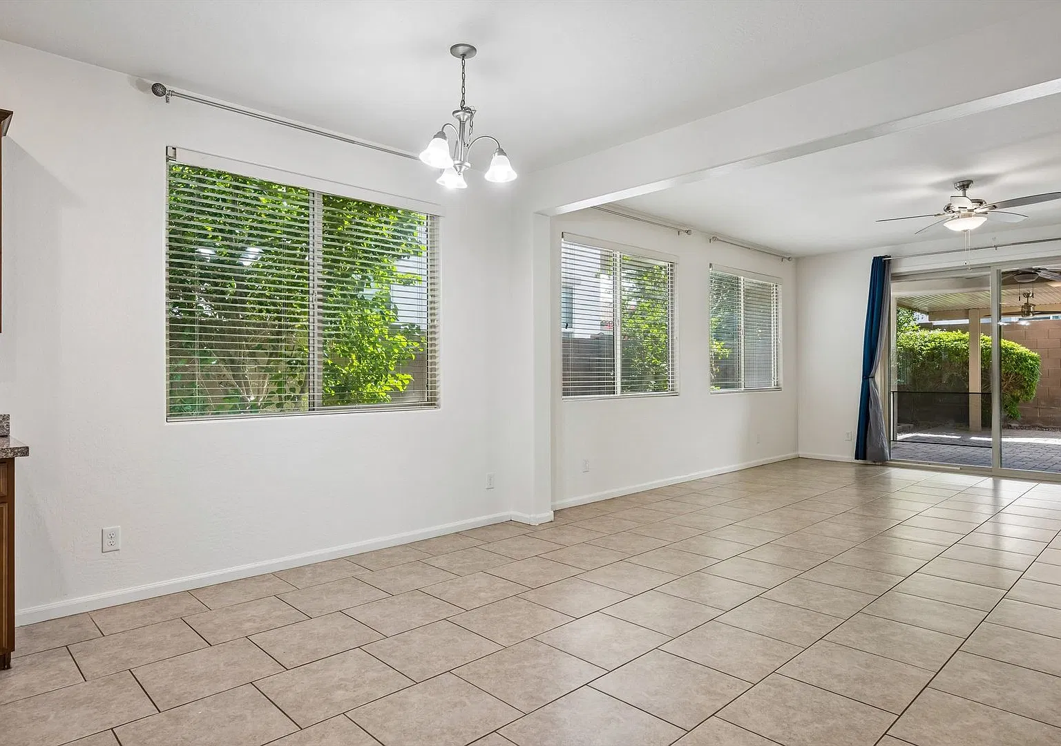 Sebring Ave 10517 E — Photo 4