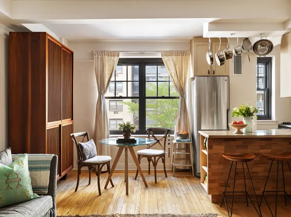 200 East 16th Street 5LM image 2 of 15