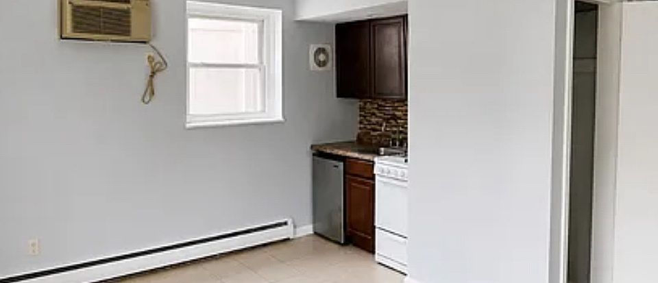 2nd image of 5 Bernice Rd #22