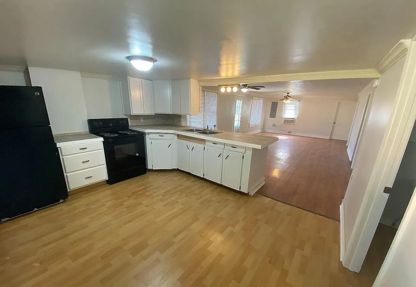 821 Cajundome Blvd — Photo 2