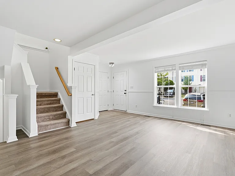 9041 Falcon Glen Ct — Photo 2