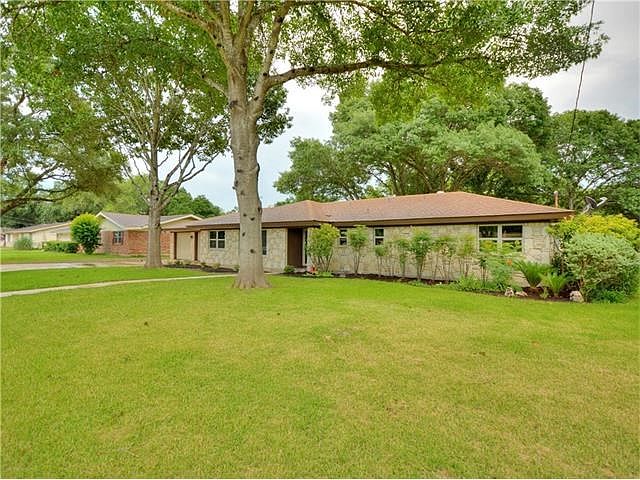 1st image of 1364 Hillcrest Dr