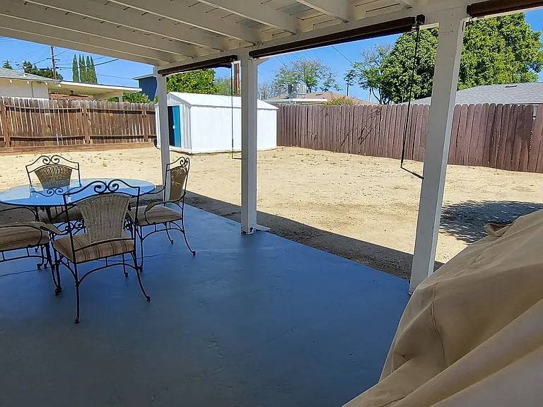 2250 Magnolia St — Photo 13