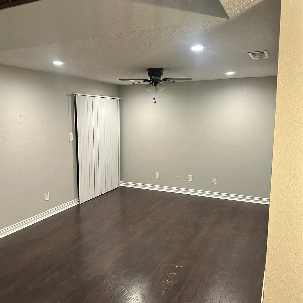 1 bed, 1.0 bath, 1028 sqft, $1,300 — Photo 3