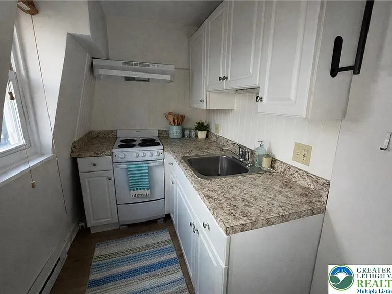 133 Cattell St #5 — Photo 5