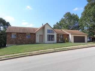 102 Woodland Ln, Saint Robert, MO 65584