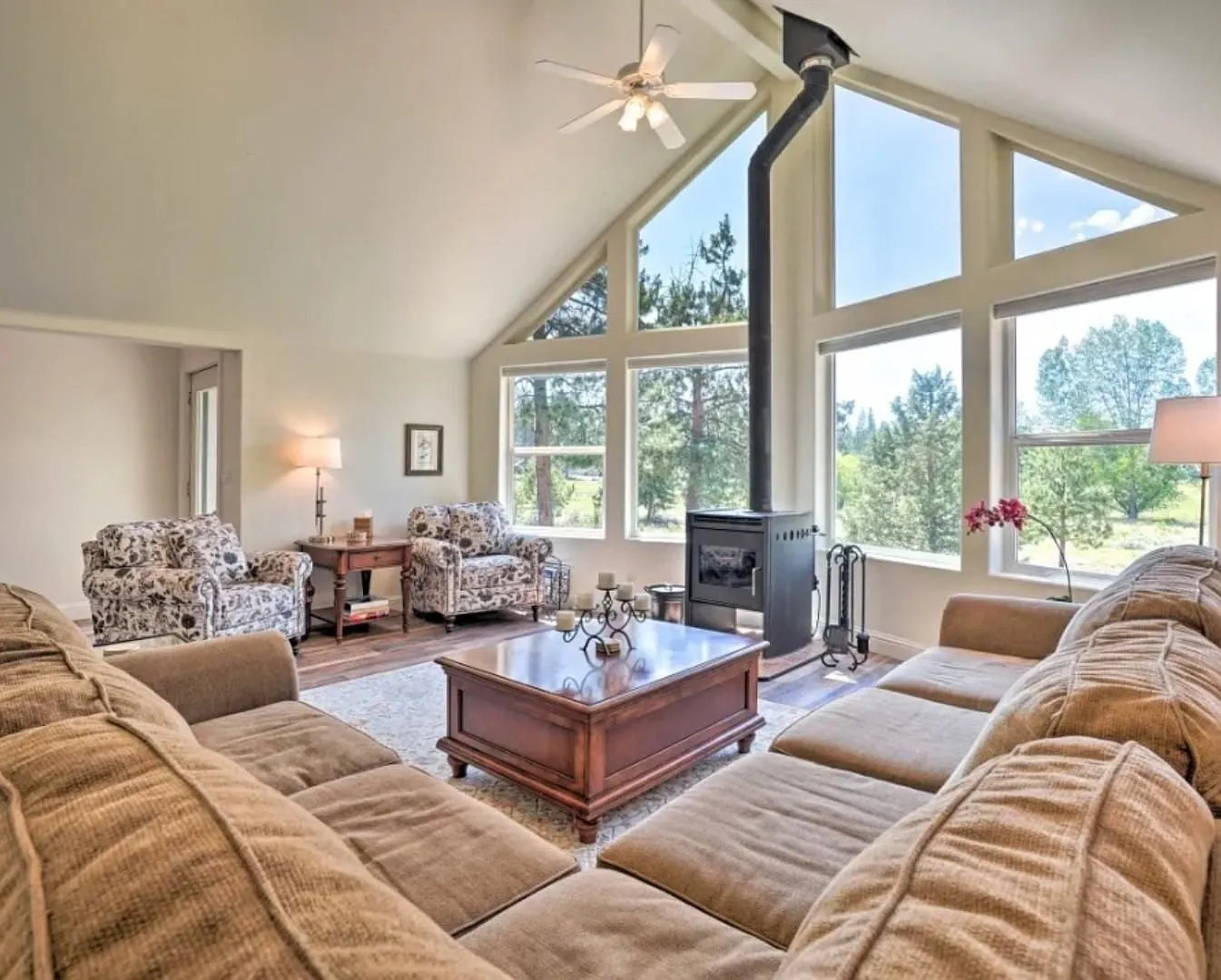 Beautiful home, 4 Bed, 3 Bath Home on 9.65 Acres — Photo 3