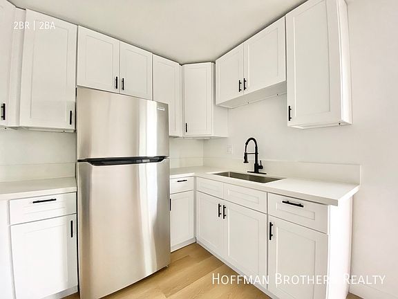 3rd image of 134 S Oxford Ave #5