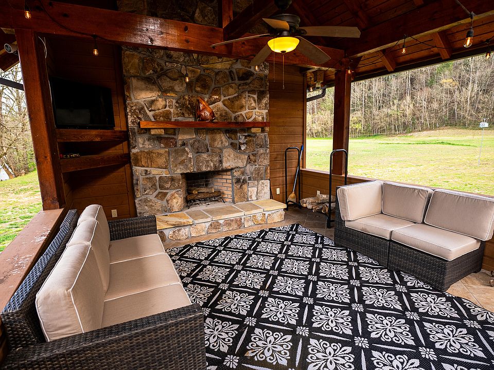 13th image of 4242 Pearl Valley Rd