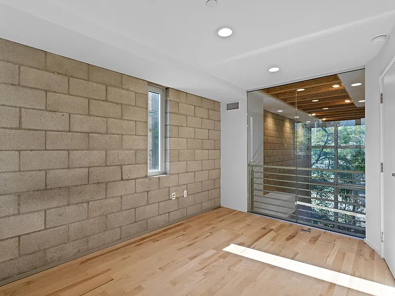 3450 Cahuenga Blvd W #801 — Photo 9