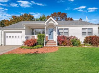 211 Cedar Ct, Copiague, NY 11726